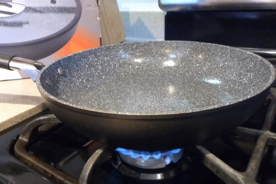 seasoning ceramic pan