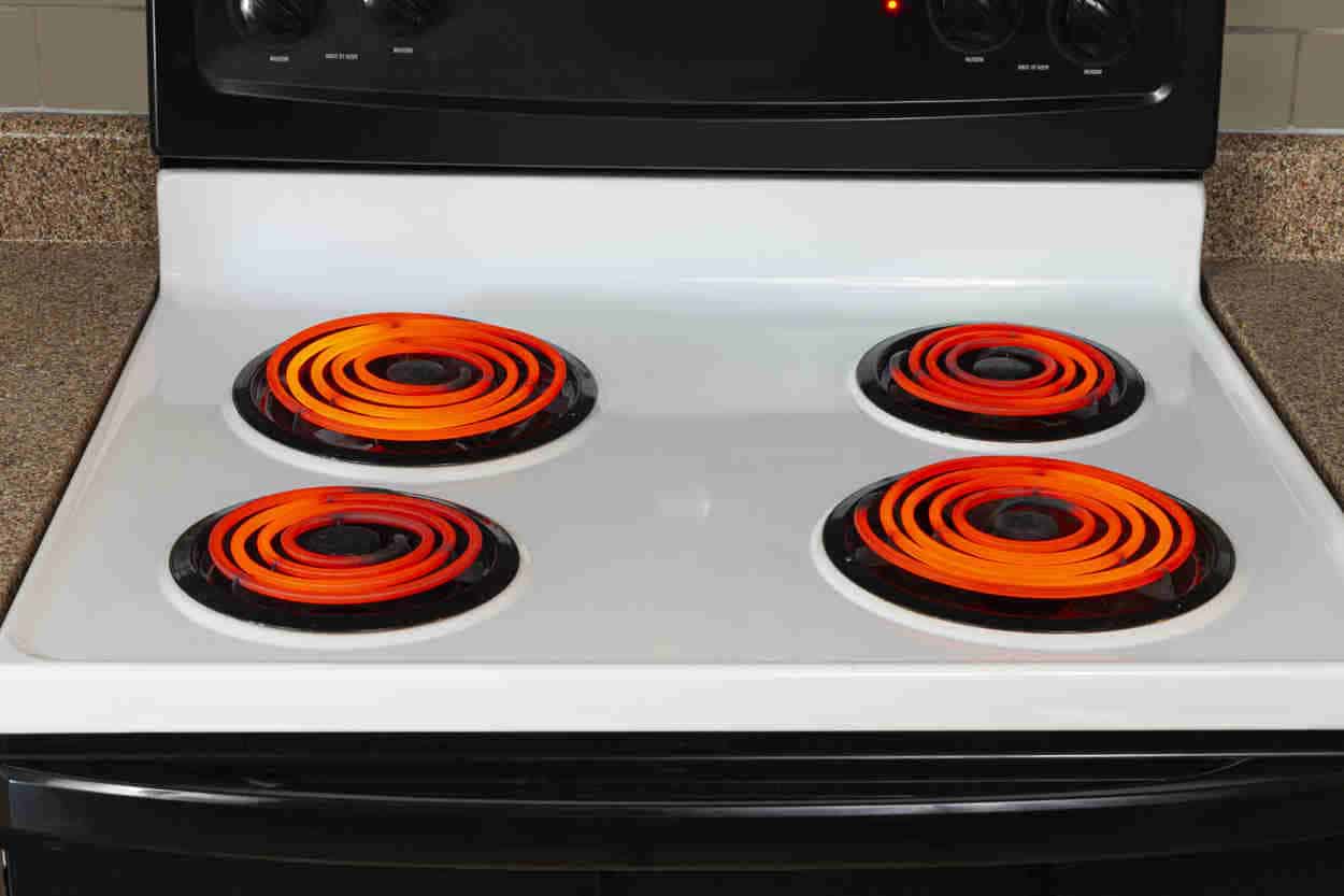 12 Types of Stoves: Suitable Pans and Cooking Styles