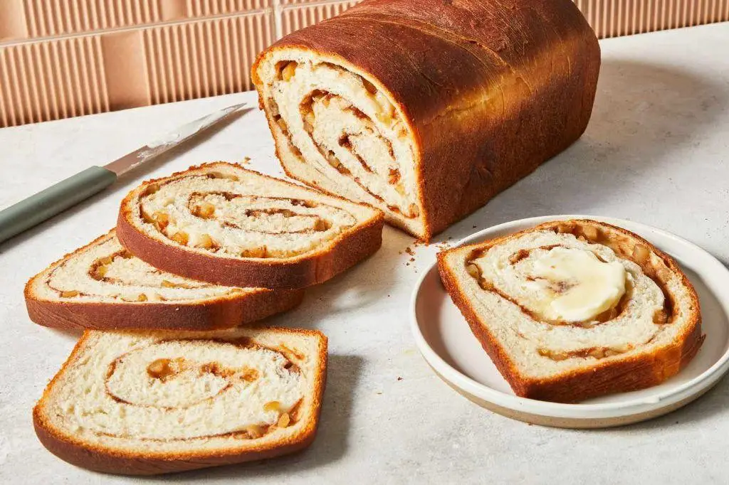 Apple Cinnamon Yeast Bread
