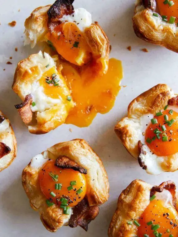 Bacon and Egg Puff Pastry Breakfast Cups