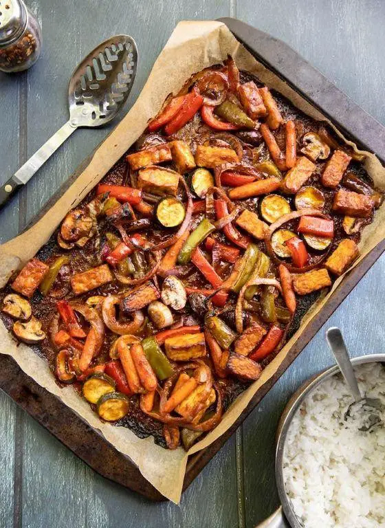 Baked Tempeh with Roasted Vegetables