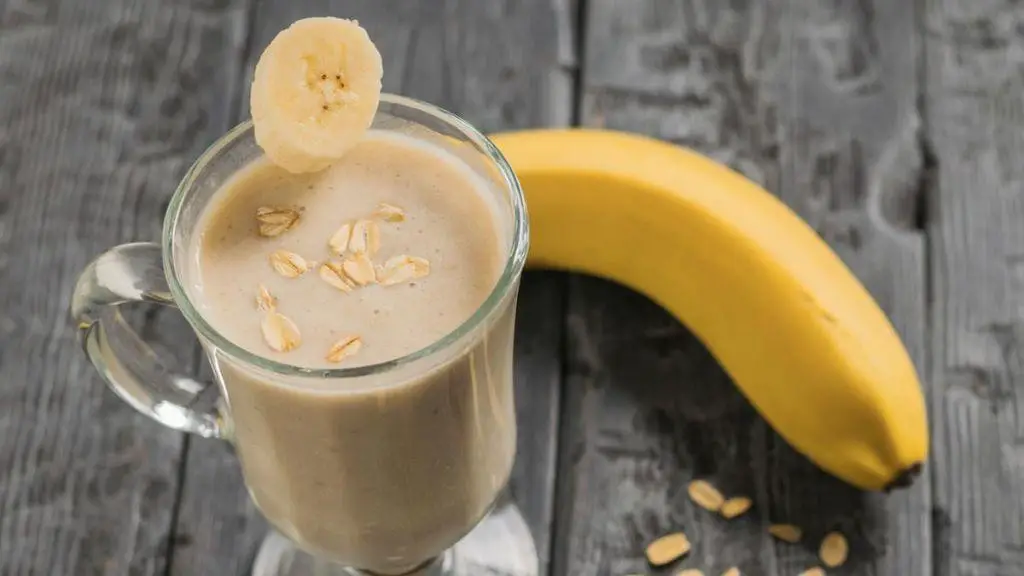 Banana Oatmeal Weight Gainer Shake