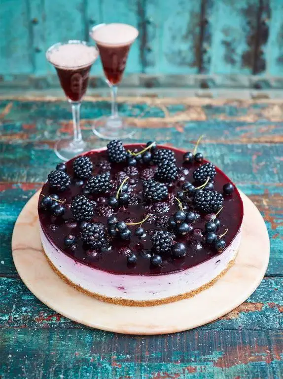 Black Currant Cheesecake