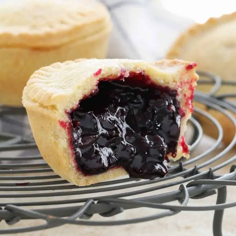 Black Currant Pie