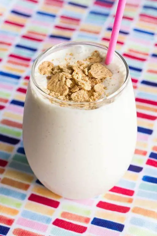 Blended Cottage Cheese and Banana Smoothie