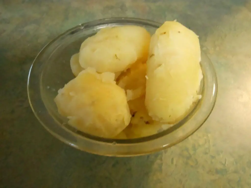 Boiled Potatoes without Skin