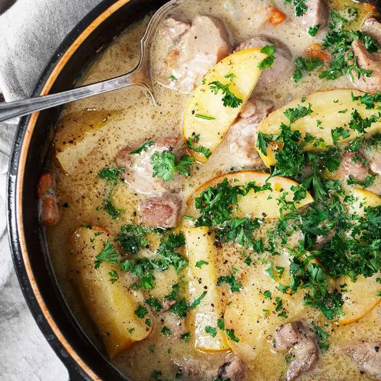 Braised Salt Pork with Apples