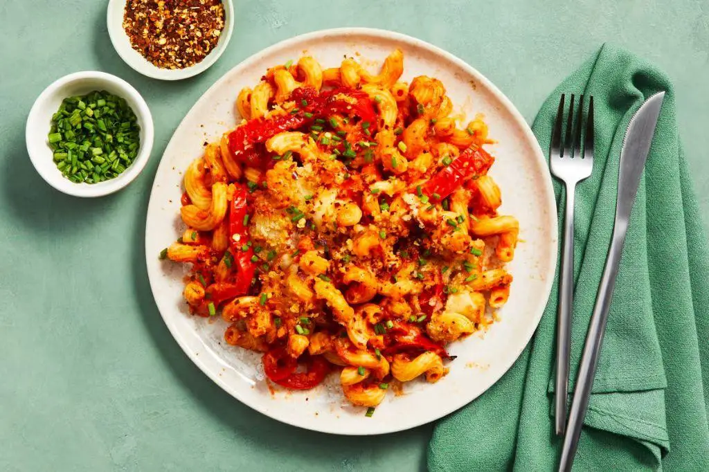 Cavatappi with Roasted Red Pepper Sauce