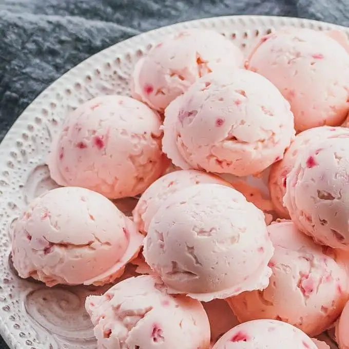 Cheesy Keto Fat Bombs