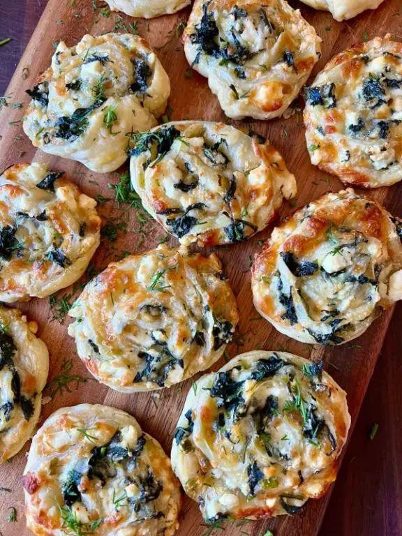 Cheesy Spinach and Feta Puff Pastry Swirls