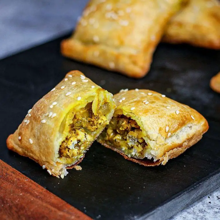 Chicken Curry Pastry Pockets