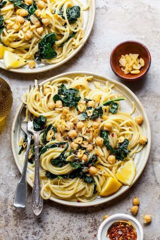Chickpea Pasta with Kale and Lemon