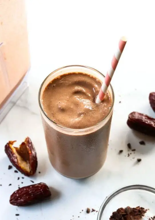 Chocolate Date Smoothie