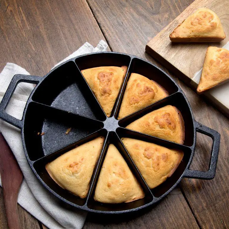 Classic Cast Iron Cornbread