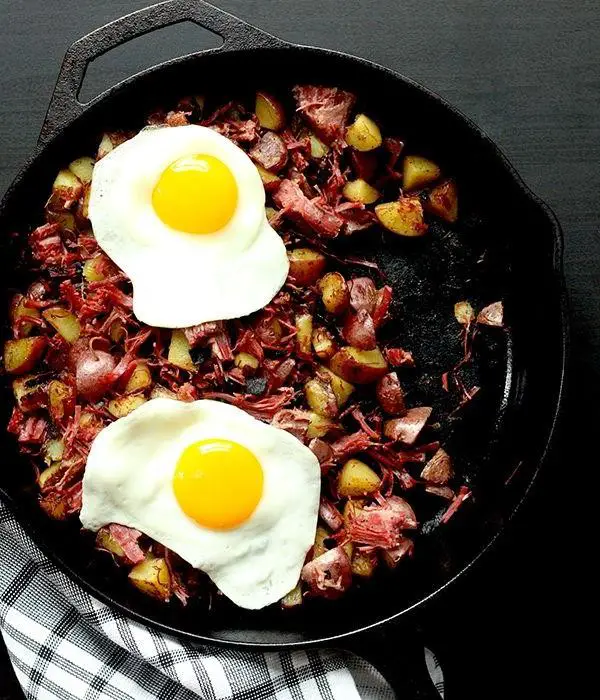 Classic Corned Beef Hash with Fried Eggs