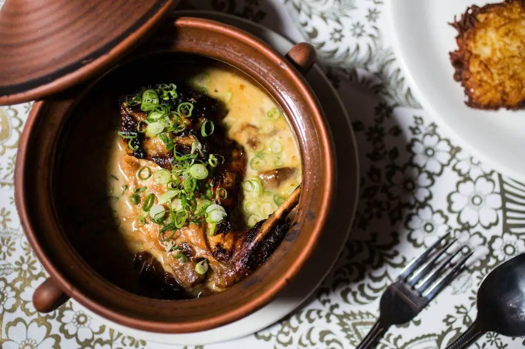Clay Pot Rabbit with Olives