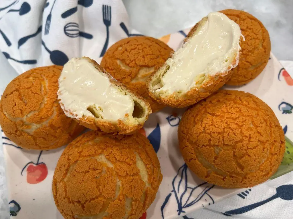Coconut Mango Cream Puffs
