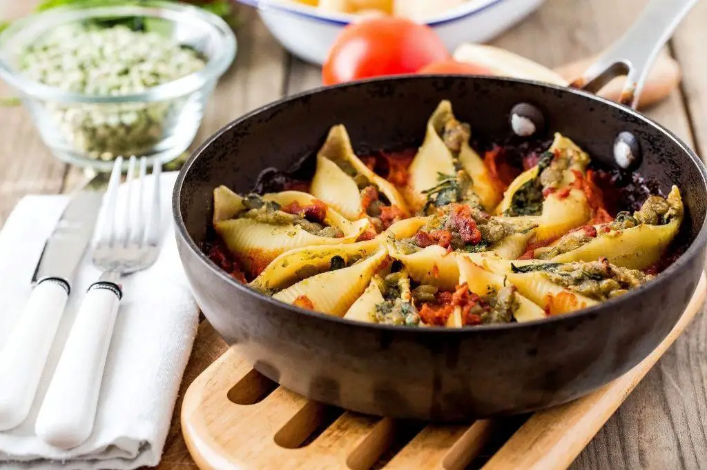 Conchiglie with Pesto and Green Beans