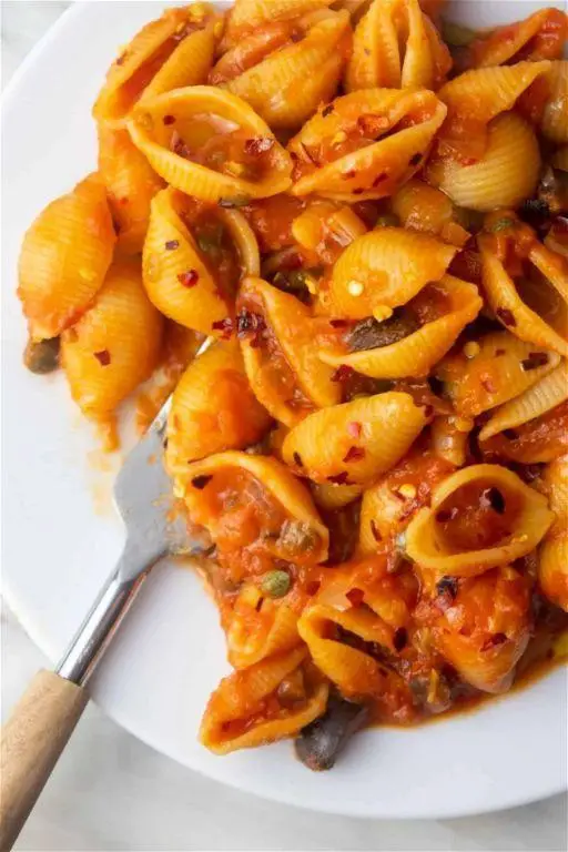 Conchiglie with Spicy Arrabbiata Sauce