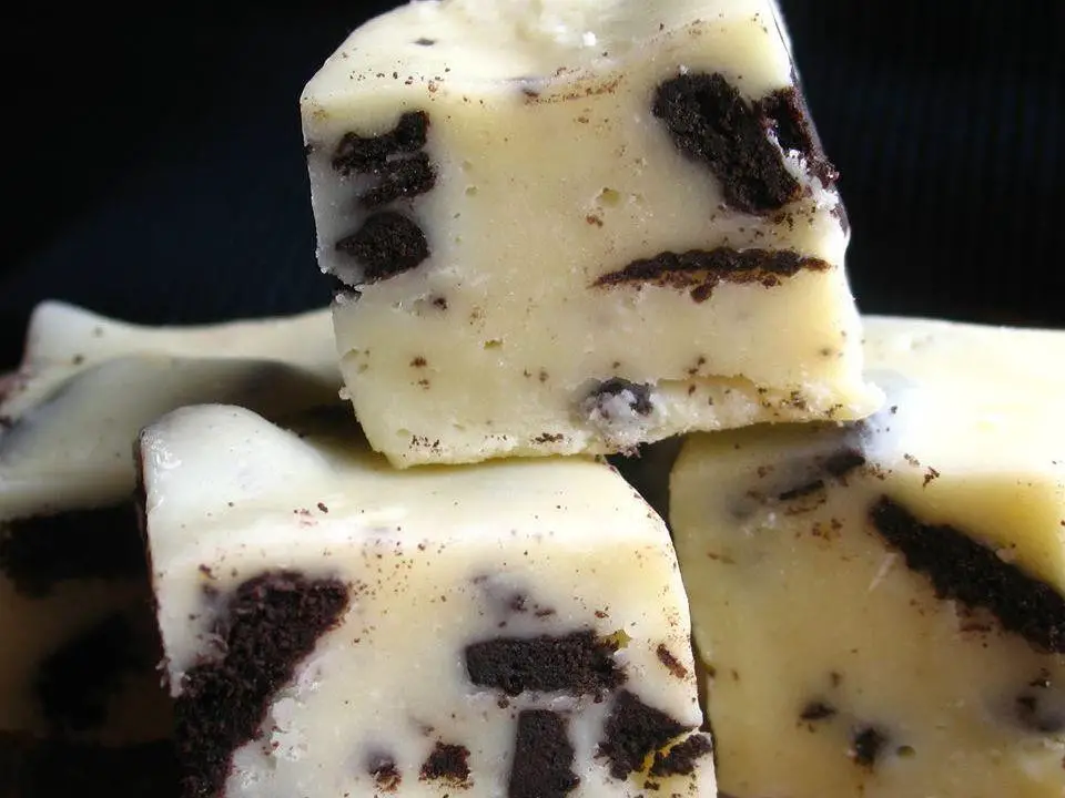Cookies and Cream Christmas Fudge