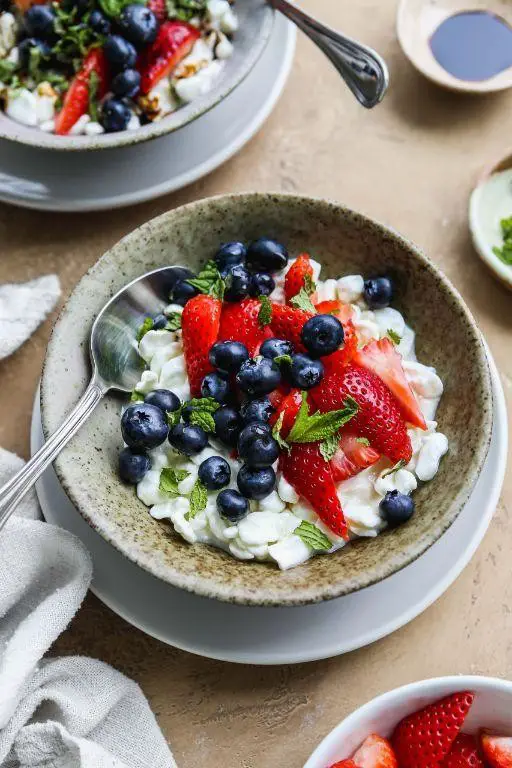 Cottage Cheese with Fresh Fruit