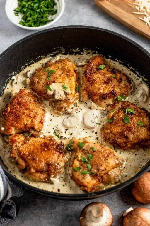 Creamy Garlic Chicken Thighs with Mushrooms