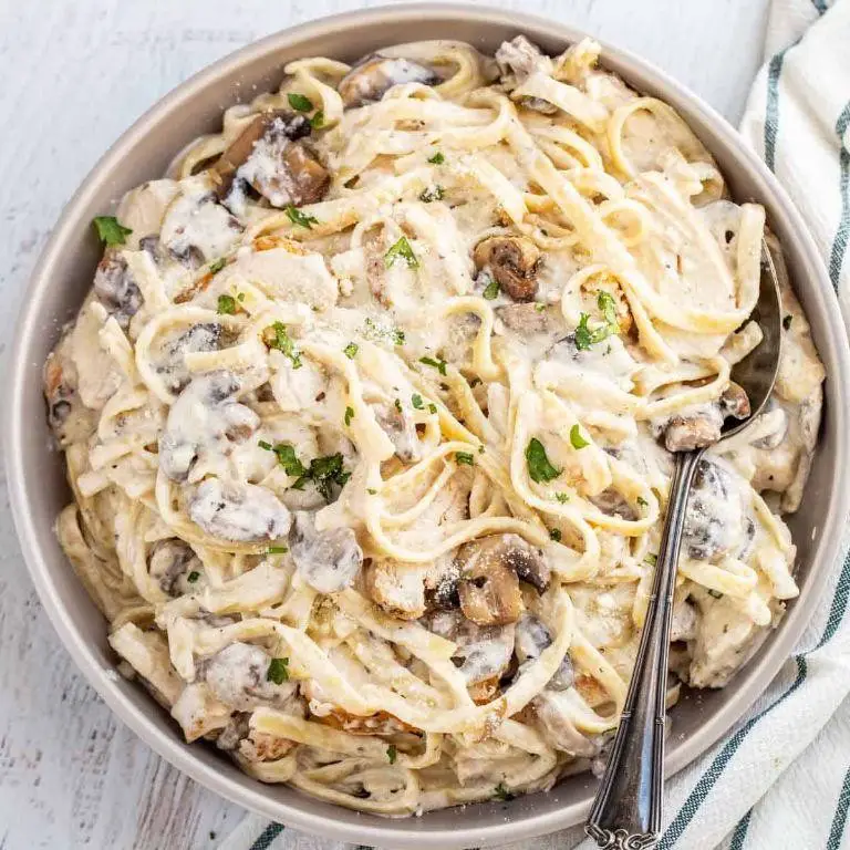 Creamy Mushroom Chicken Alfredo