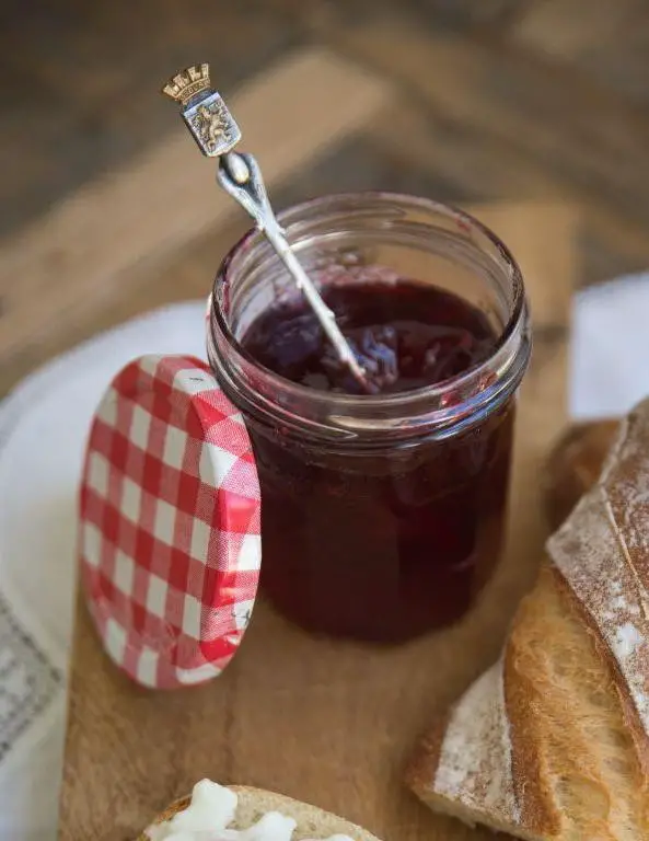 Current Jelly and Rosemary