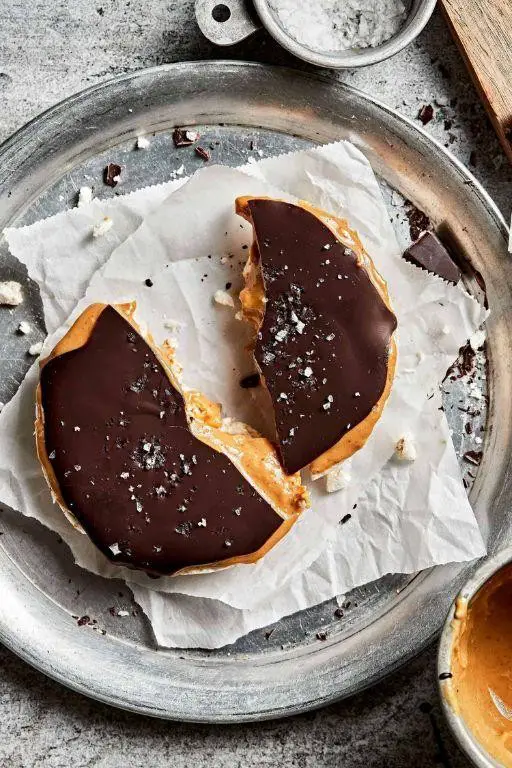 Dark Chocolate and Almond Butter Rice Cakes