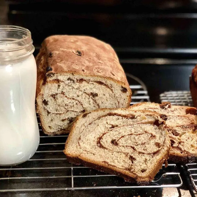 Easy Cinnamon Raisin Bread