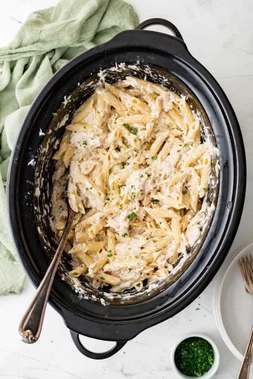 Easy Crockpot Italian Chicken Pasta