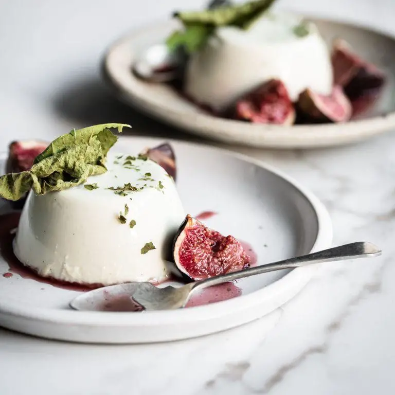 Easy Fig and Vanilla Bean Panna Cotta