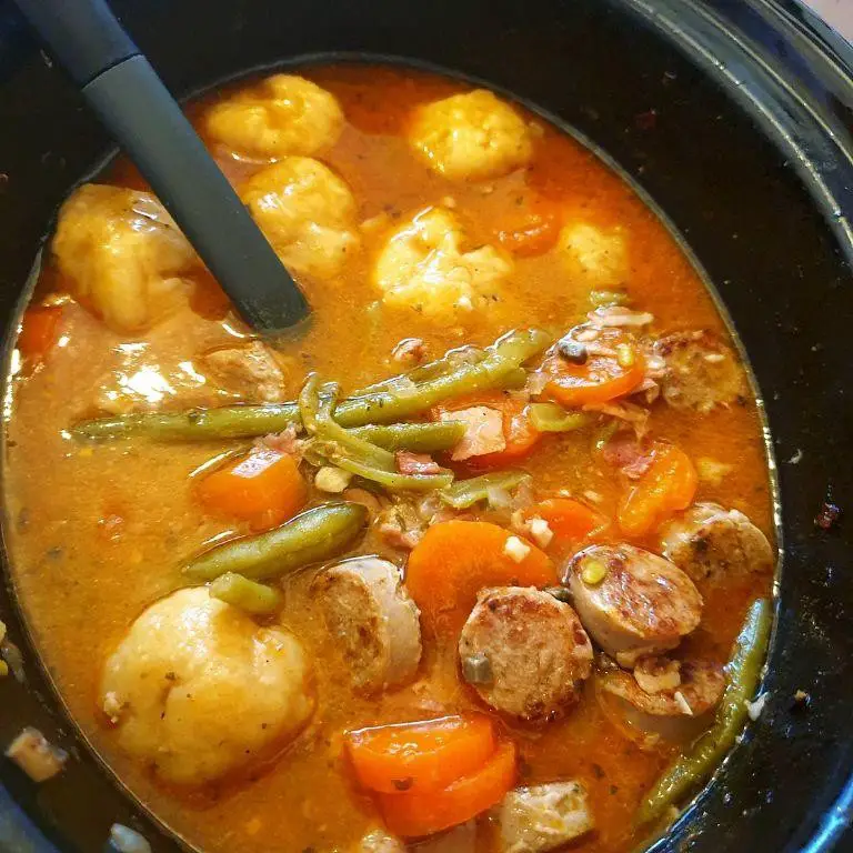 Easy Slow Cooker Sausage and Dumplings