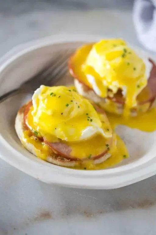 Eggs Benedict with Homemade Hollandaise Sauce