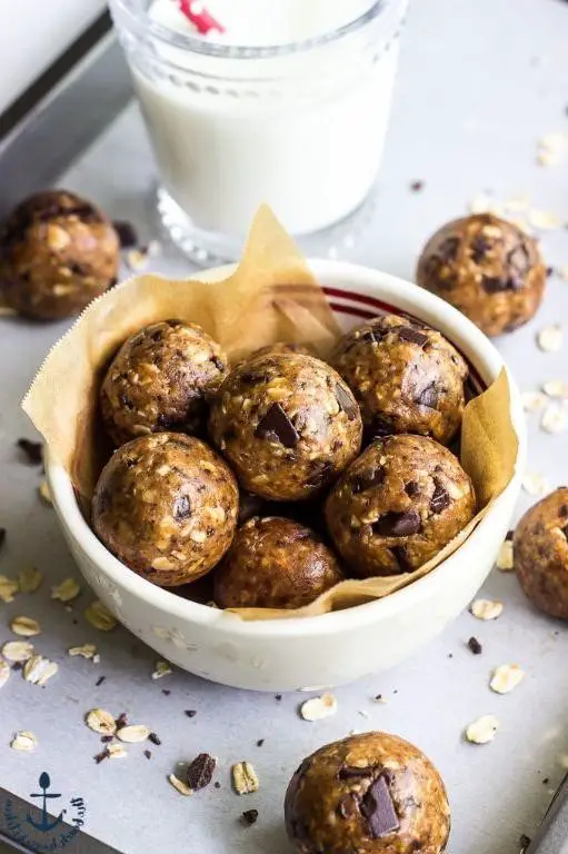 Espresso Chocolate Chip Energy Balls