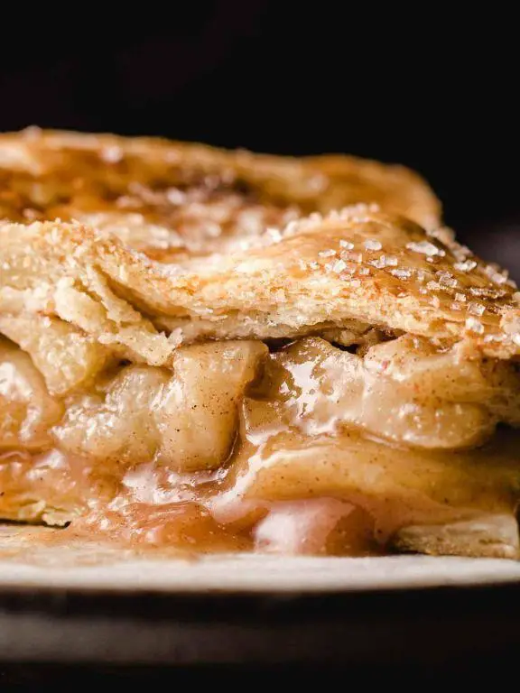 Gala Apple Pie with Cinnamon Crust