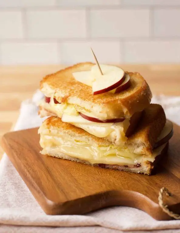 Gala Apple and Cheddar Grilled Cheese