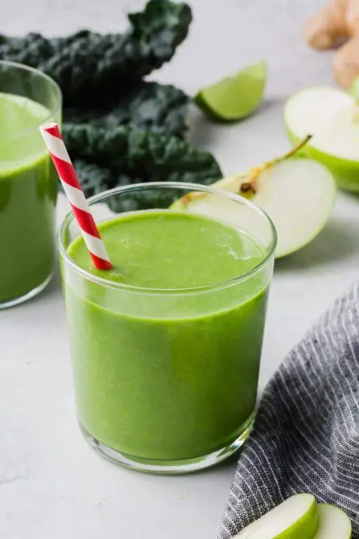 Gala Apple and Kale Smoothie