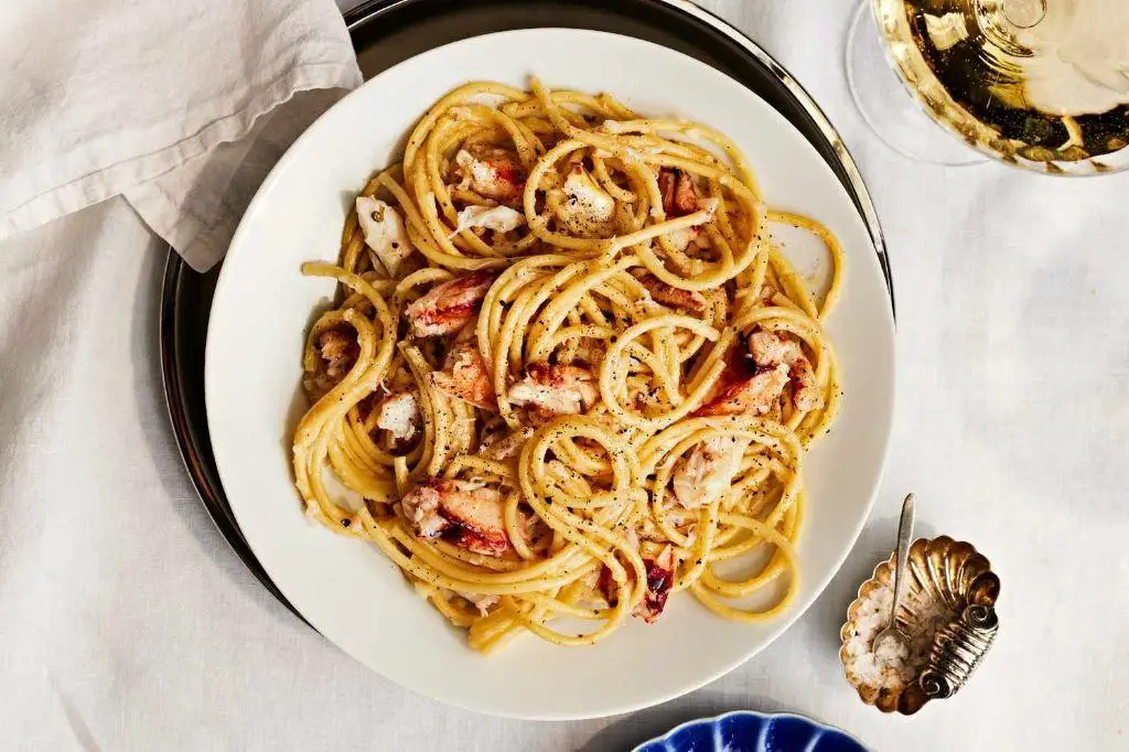 Garlic Butter Crab Spaghetti