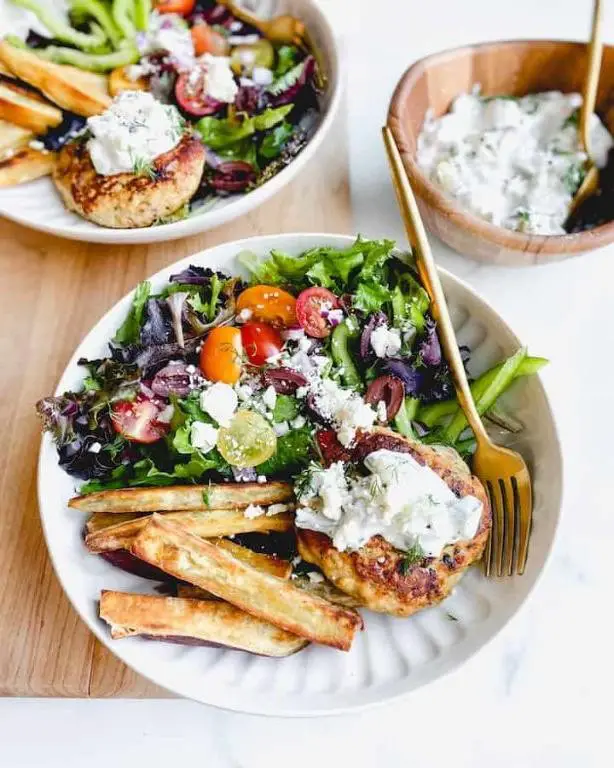 Greek Yogurt Chicken Burger with Cucumber Sauce