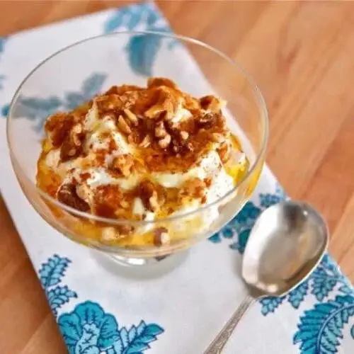Greek Yogurt with Almonds and Honey