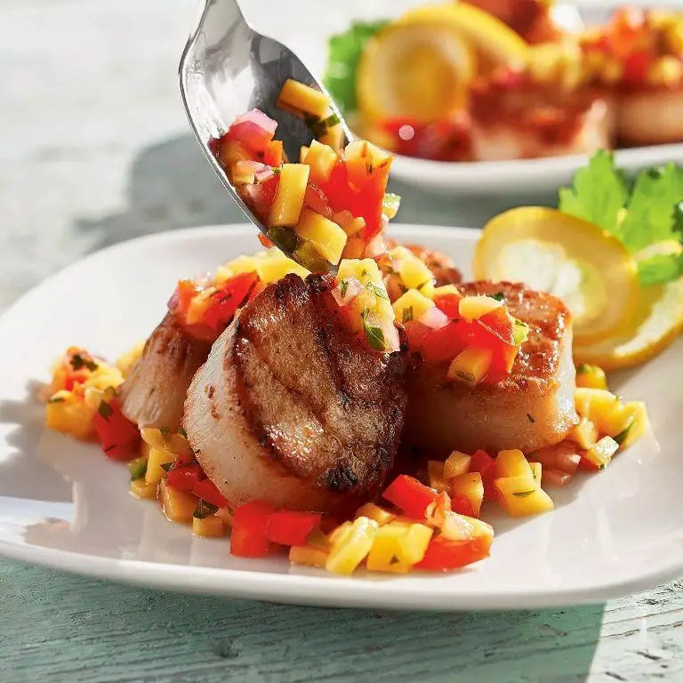 Grilled Sea Scallops with Mango Salsa
