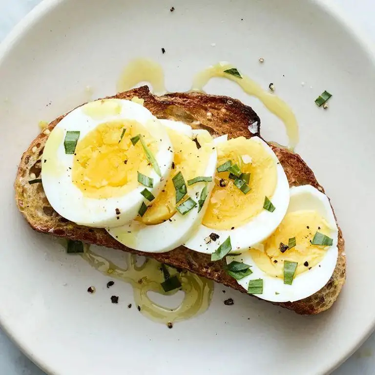Hard-Boiled Eggs with Whole Grain Toast