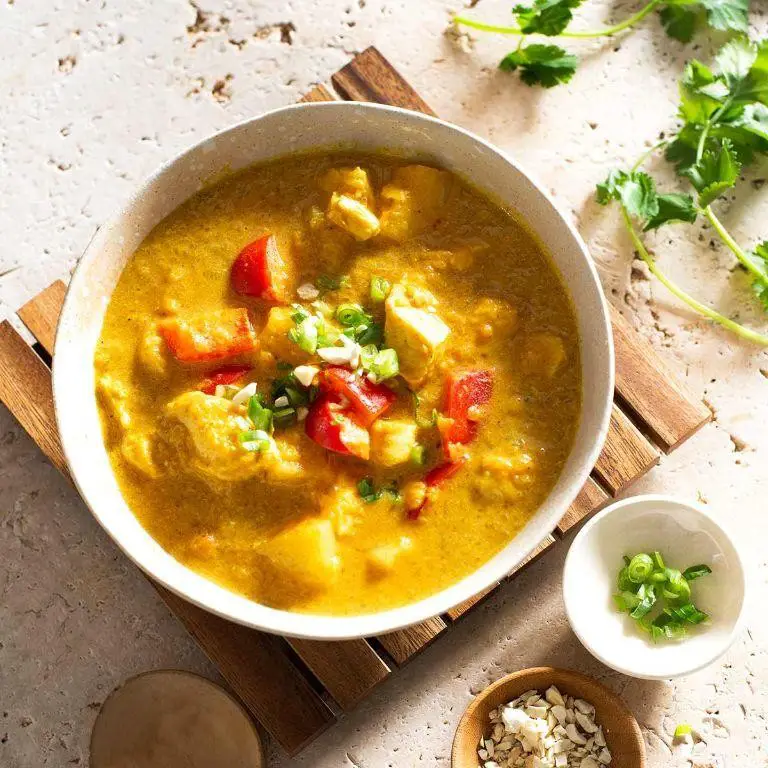 Hawaiian Chicken Curry with Coconut Milk
