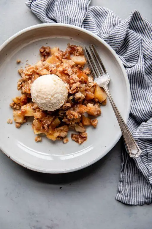 Hazelnut Flour Apple Crisp