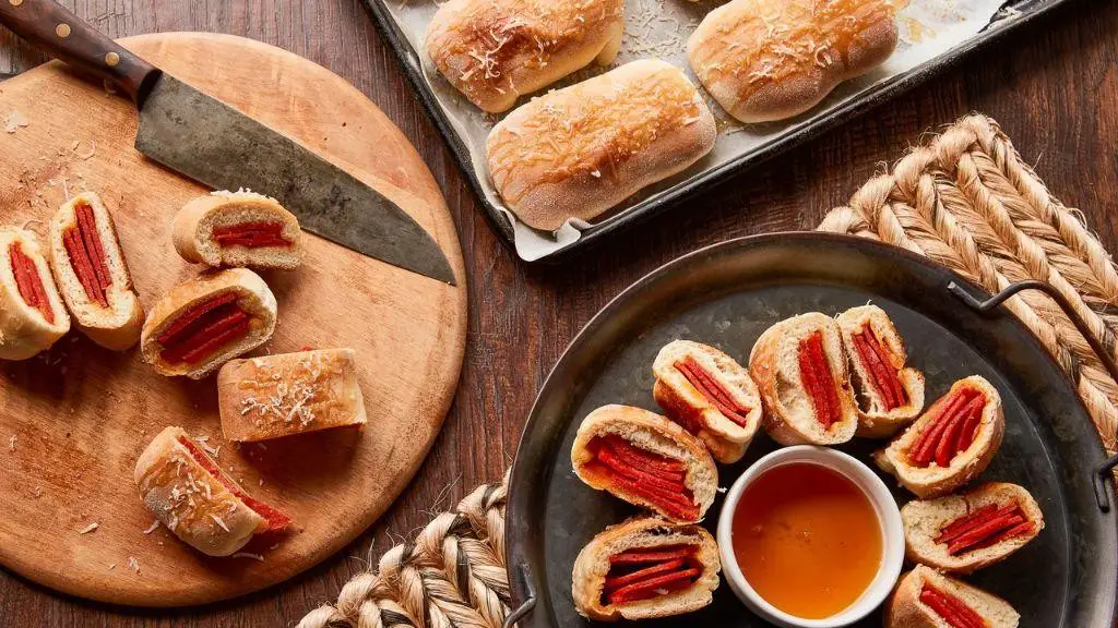 Hot Pepperoni Pizza Rolls