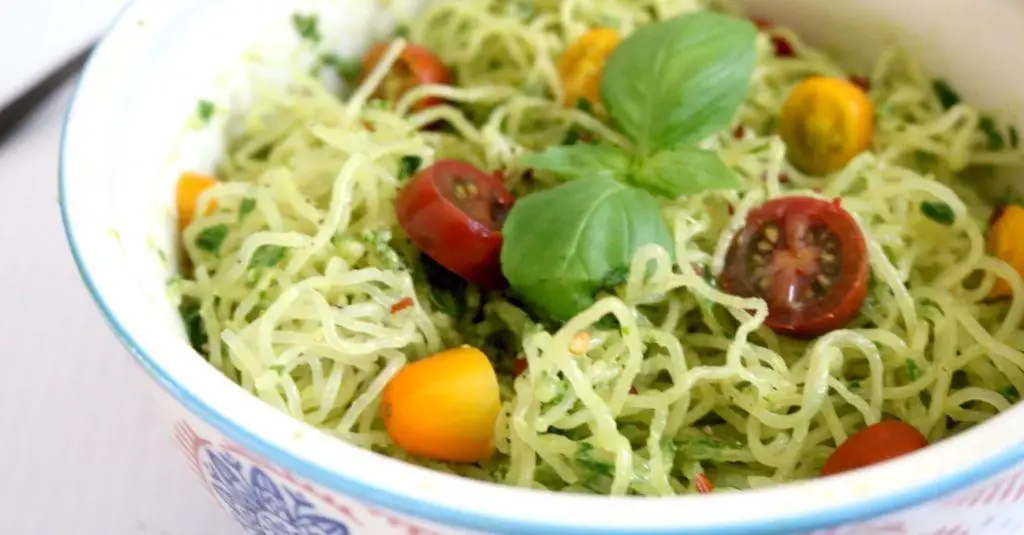 Kelp Pasta with Creamy Avocado Sauce