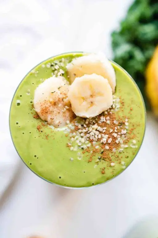 Kelp Smoothie with Banana and Almond Milk
