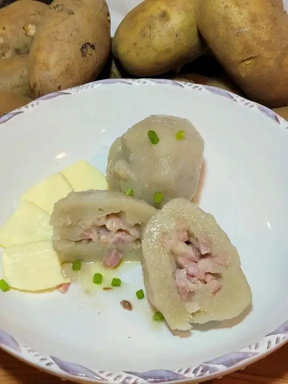 Kumla Dumplings in Creamy Dill Sauce
