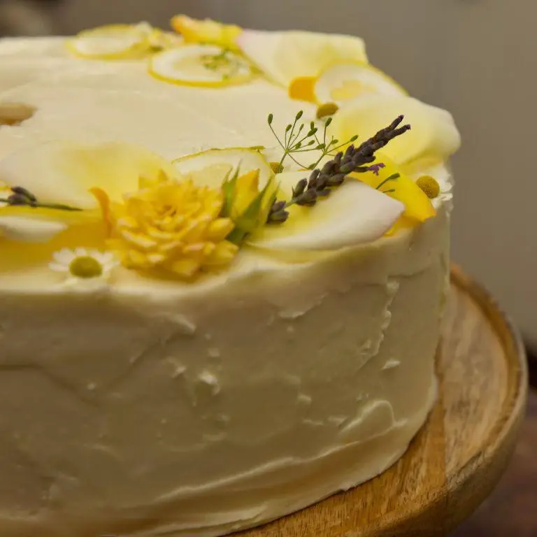 Lemon Curd Buttercream Icing
